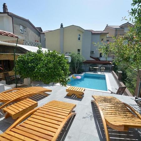 Villa Vlade- From The Heated Pool To The Beach In 1 Minute Есенице Экстерьер фото