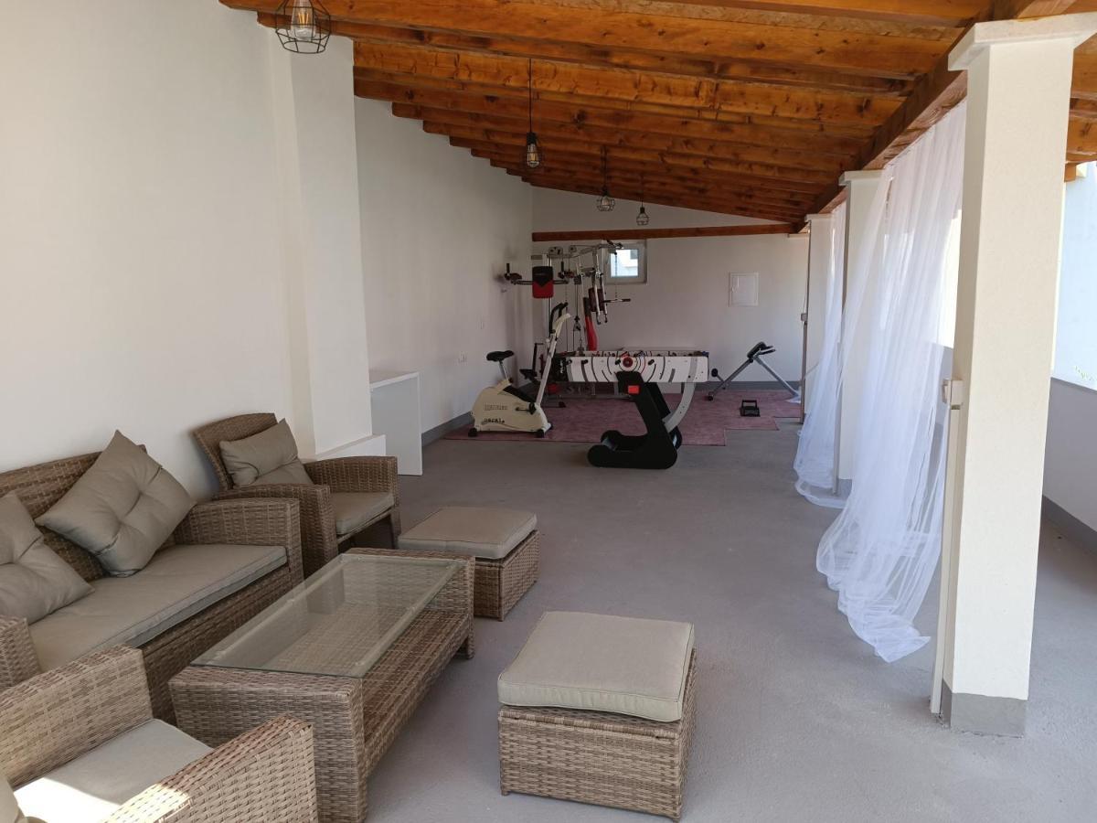 Villa Vlade- From The Heated Pool To The Beach In 1 Minute Есенице Экстерьер фото