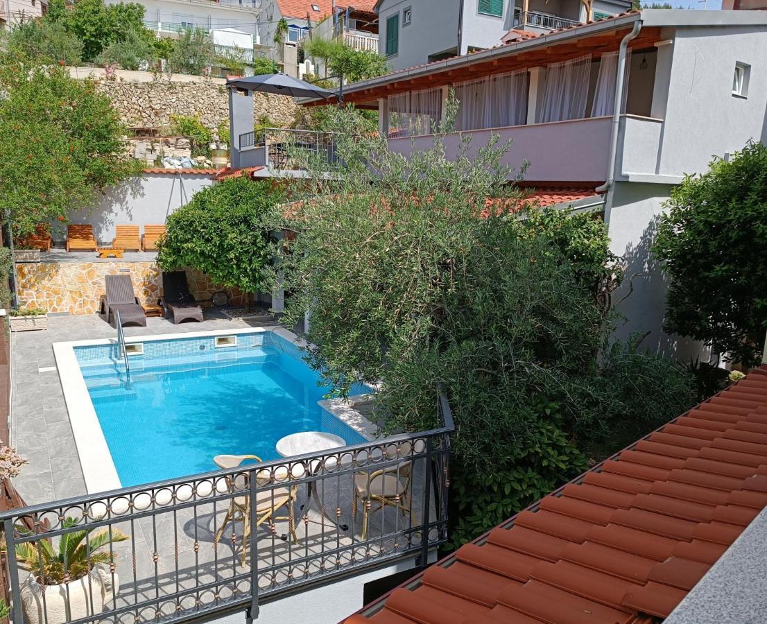 Villa Vlade- From The Heated Pool To The Beach In 1 Minute Есенице Экстерьер фото