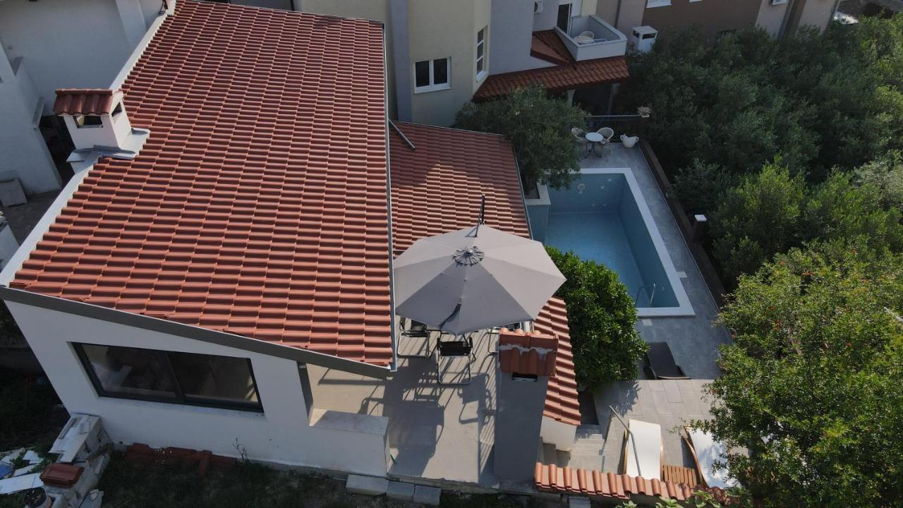 Villa Vlade- From The Heated Pool To The Beach In 1 Minute Есенице Экстерьер фото